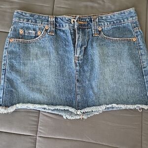 Levi's Classic Blue Denim Mini Skirt with Frayed Hem